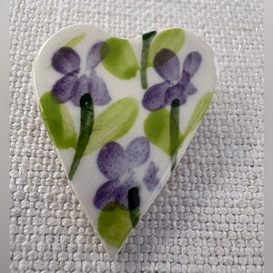 Heart-Shaped Floral Brooch. Valentine’s Day will be here soon. 💜🪻